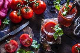 Controla tu presión arterial con una taza de tomate por día