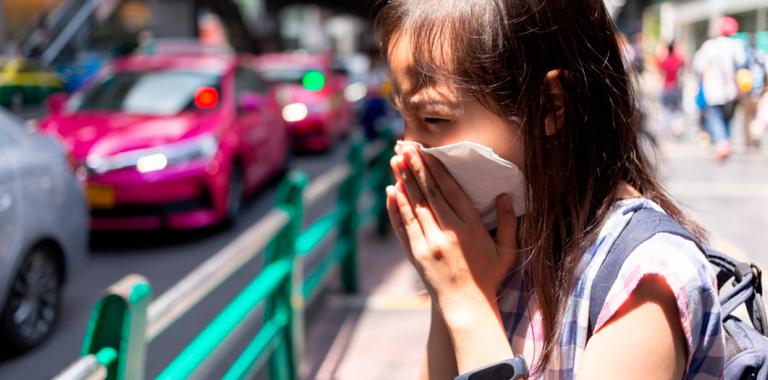 2 millones de niños desarrollan asma por la contaminación del tráfico