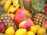 ¿Es necesario pelar la fruta o estamos tirando lo mejor?